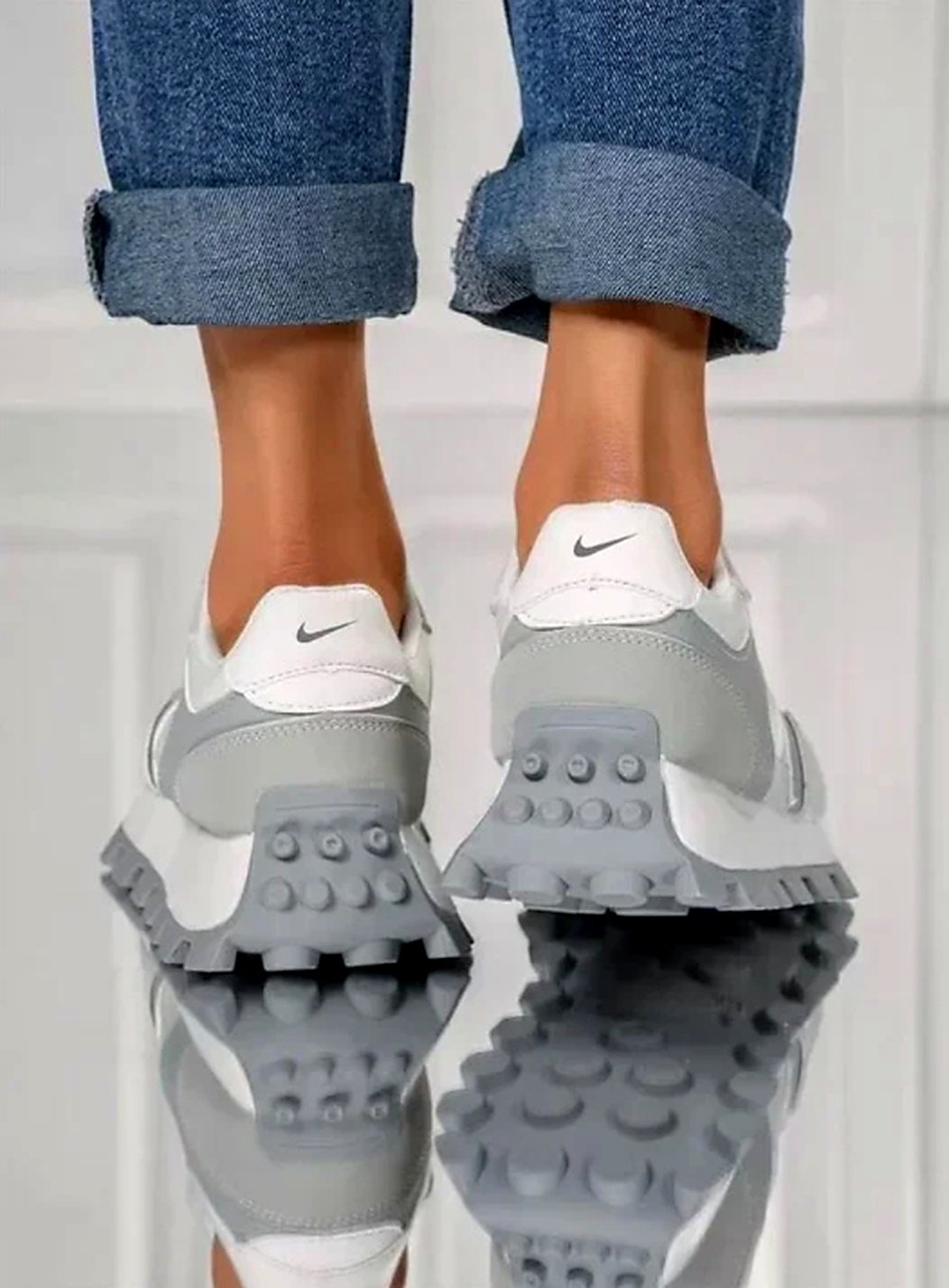 Nike® women's sneakers - Image 11