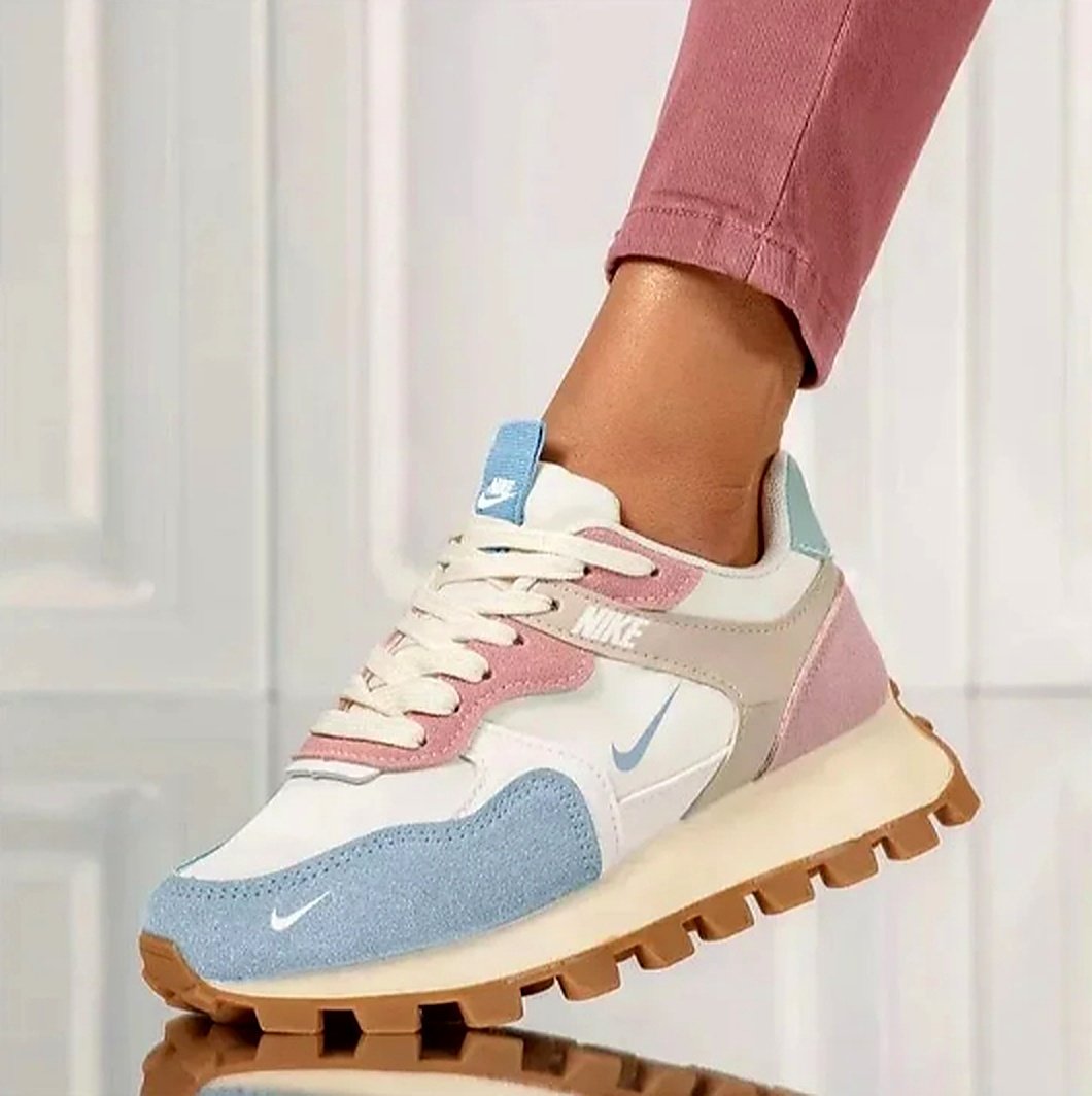 Nike® women's sneakers - Image 2